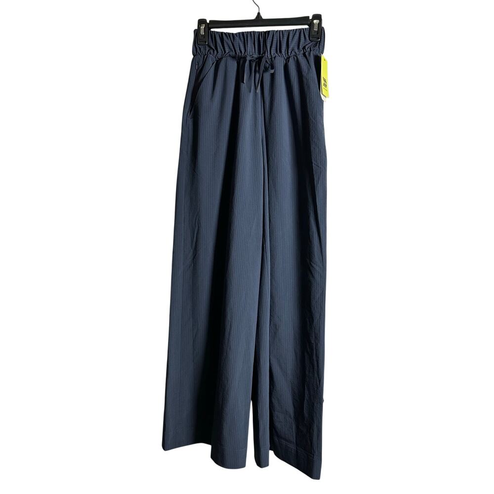 ALL IN MOTION NWT $32 Women's Woven Wide Leg Pant Navy Zippered Pocket Size XS - Picture 2 of 6